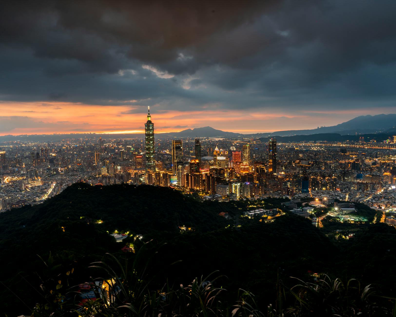 Taipei 101 skyscraper against the sky