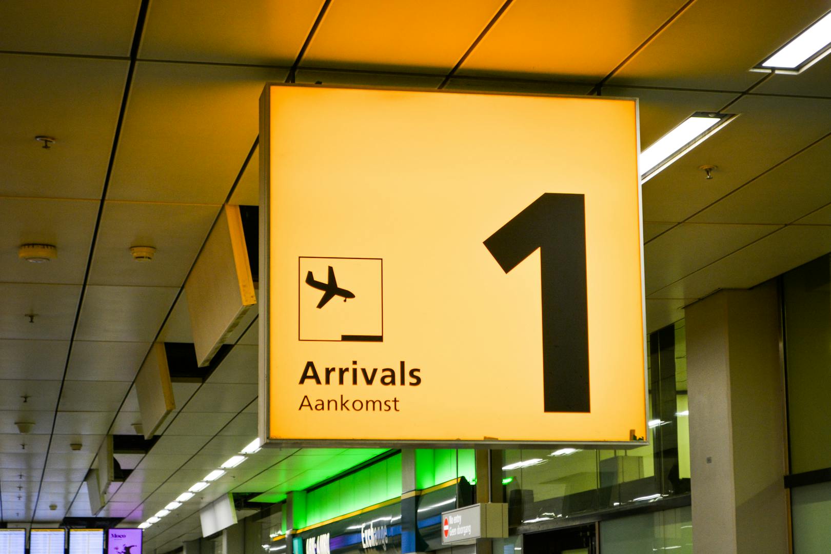 Taoyuan International Airport arrival hall and immigration desks