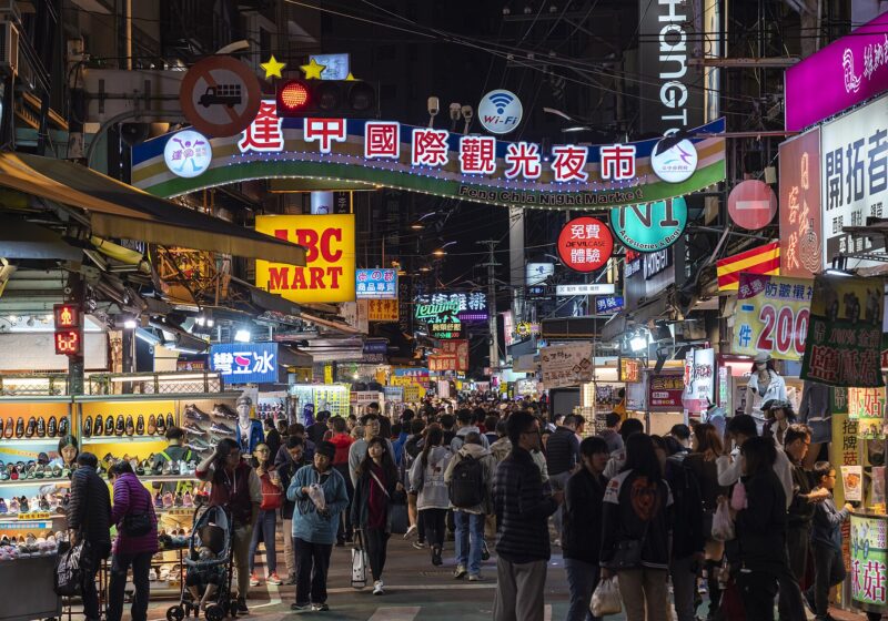 Taipei to Taichung: HSR, Train, Bus & What to Do