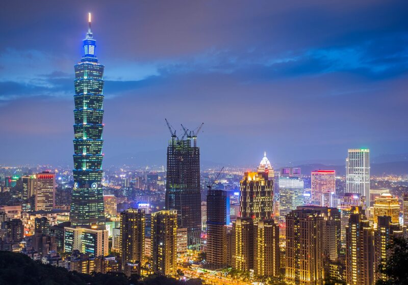 Nightlife in Taipei: Best Bars, Clubs & After-Dark Guide (2026)